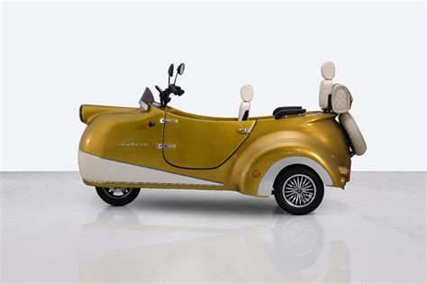 Lámpago wraps electric trike in fun-loving retro-cool skin