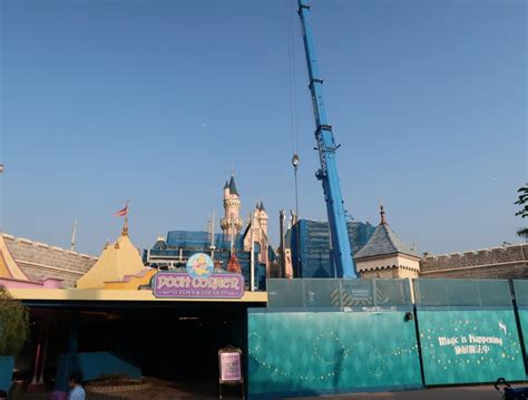 Hong Kong Disneyland Castle transformation update - Travel to the Magic