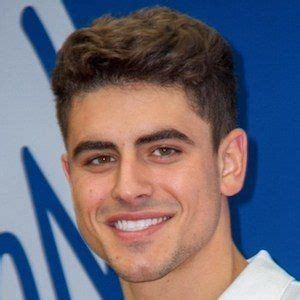 Jack Gilinsky - Bio, Facts, Family | Famous Birthdays