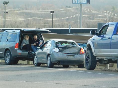 Minor crash occurs near Ohio Valley Mall | News, Sports, Jobs - The Times Leader