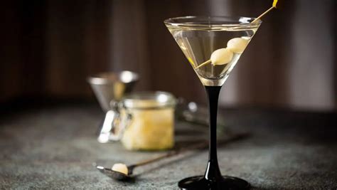 Gibson Cocktail Recipe Recipe | Cocktail Society