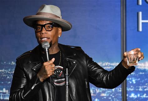 D.L. Hughley collapses on-stage at Nashville comedy club