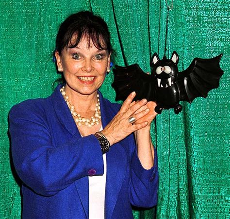 Yvonne Craig, the actress who played Batgirl in the '60s, dies at 78 - ABC7 New York