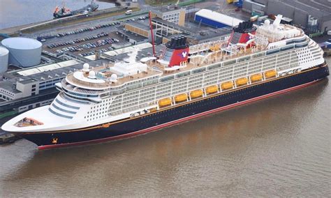 Disney Fantasy Itinerary, Current Position, Ship Review | CruiseMapper