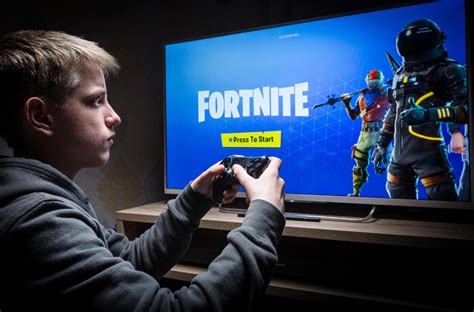 Why did Fortnite get banned on Apple and Google Play?