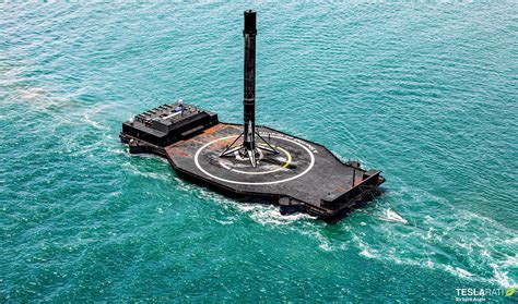 SpaceX's record-breaking Falcon 9 booster returns to port - Trendradars Latest