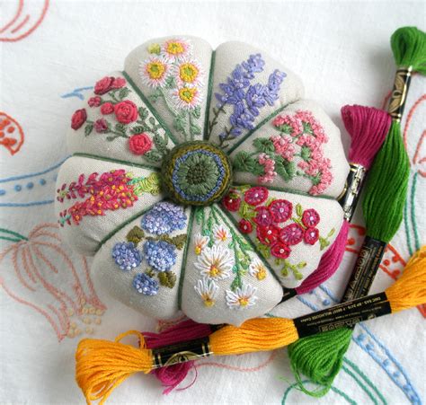 fiberluscious: Flowers on Linen