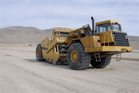 Scraper | Heavy-Duty, Earthmoving, Grading | Britannica