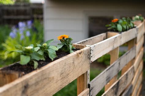 Diy Raised Planter Box From Pallets : How To Make A Raised Garden Bed ...