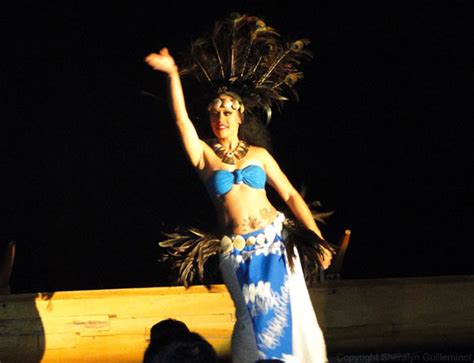 Royal Lahaina Luau Review - Insider Advice From a Maui Expert