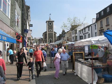 Market Day Keswick © Paul Anderson cc-by-sa/2.0 :: Geograph Britain and Ireland