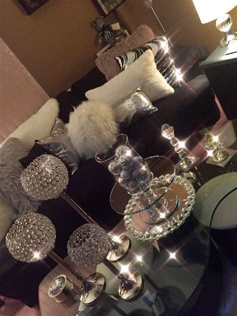 Home decor is my thing! More bling bling beautiful crystal pillars Joy_mariem… | Table decor ...