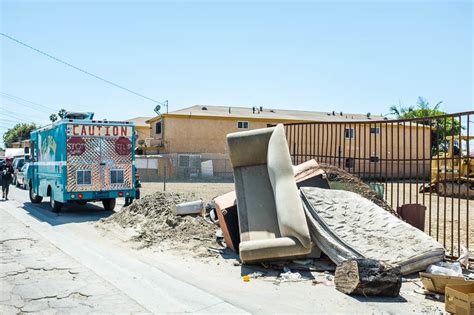 Straight Outta Compton, Visiting The Hood, Los Angeles - The City Lane