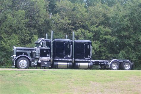 359 PETERBILT "Double Vision"