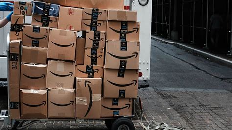 Amazon Plans to Hire Its Own Fleet of Drivers: Report