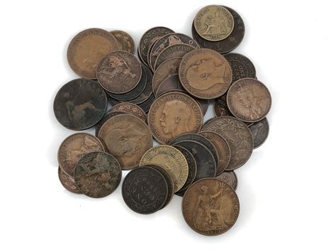 Lot - LOT OF 40+ ANTIQUE FOREIGN COINS