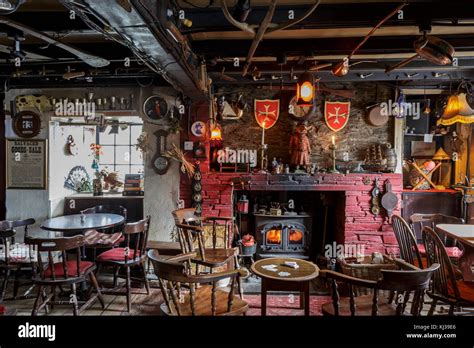 Traditional English Pub Interior Stock Photos & Traditional English Pub Interior Stock Images ...