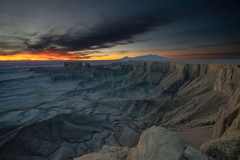 Moon overlook, SE Utah, wonderful morning: A spectacular morning in SE ...