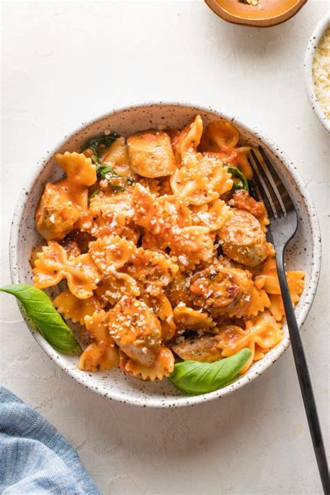 Italian Chicken Sausage Pasta (in 25 minutes) - Nourish and Fete