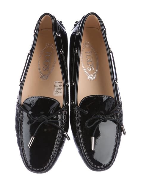 Tod's Black Patent Leather Loafers - Shoes - TOD42947 | The RealReal