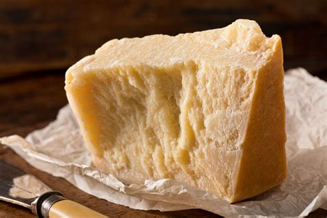 Parmigiano Reggiano e Grana Padano: il pascolo è un miraggio