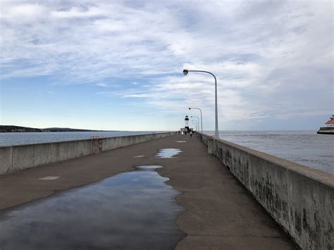 Duluth North Pier Lighthouse - Rec IT Adventures