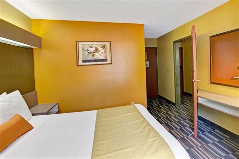 Microtel Inn & Suites by Wyndham Gatlinburg | Gatlinburg, TN Hotels