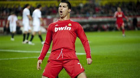 Cristiano Ronaldo red Real Madrid jersey wallpaper - Cristiano Ronaldo Wallpapers