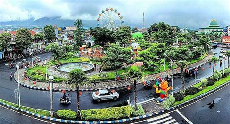 Batu Town Square that makes the envy of all cities in Indonesia - Go ...