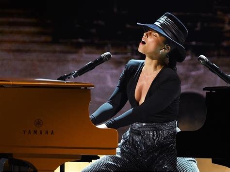 Alicia Keys' Anthem Celebrates Coronavirus Victories At Hospital | New York City, NY Patch