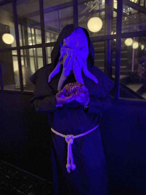 My Mind Flayer costume with the perfect lighting. : r/DungeonsAndDragons