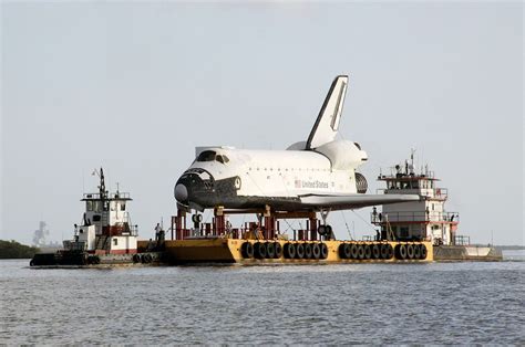 Space Shuttle Replica is 'Go' for Docking in Houston Lake | Space