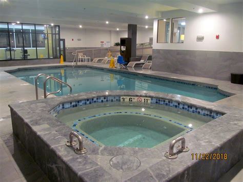 Holiday Inn Concord Downtown Pool: Pictures & Reviews - Tripadvisor