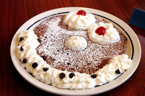 DUDE FOR FOOD: Breakfast at IHOP