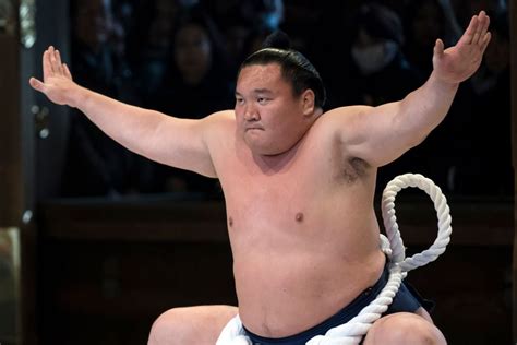 Japan’s top sumo wrestler tests positive for coronavirus | The Independent