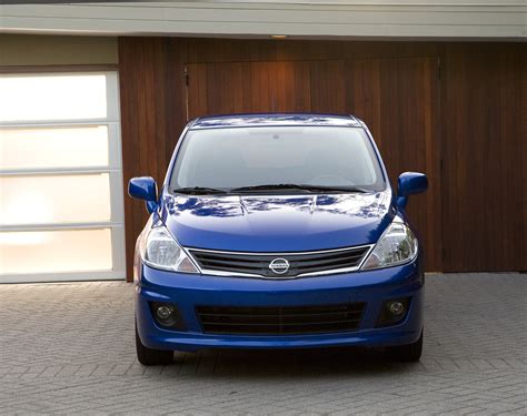 2012 Nissan Versa Hatchback - HD Pictures @ carsinvasion.com