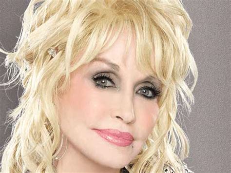 Dolly Parton Eye Color - Famosa Bio