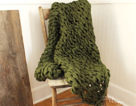 Arm Knit a Blanket in 45 Minutes | SimplyMaggie.com