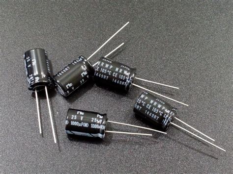 Capacitor Electrolytic 1000uF 25V (5-Pack) - ProtoSupplies