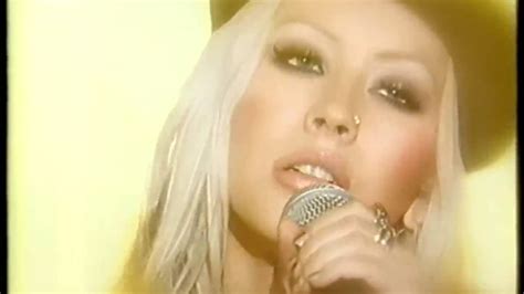 Christina Aguilera - Beautiful (Video Live) - YouTube