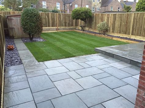 Image associée | Garden paving, Patio garden design, Garden slabs