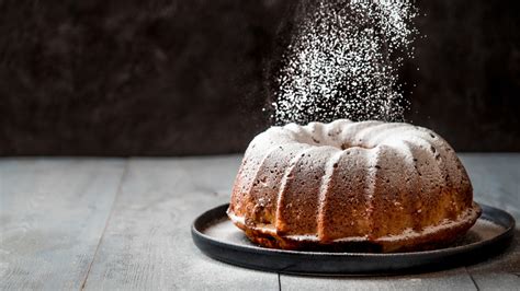 Cake Goop Is The Best Way To Grease A Bundt Pan