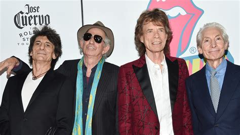 Rolling Stones pay tribute to Charlie Watts to kick off American tour