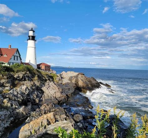 A Complete Guide to Portland Head Lighthouse (+ Photos & Video)