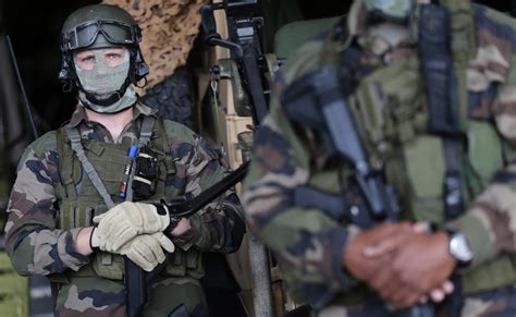 French special forces in Syria join elite British troops in fight against Isis