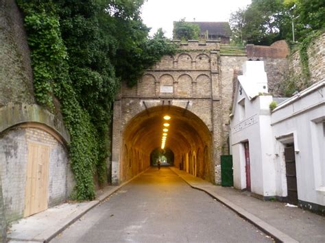 Reigate Castle Tunnel © Marathon cc-by-sa/2.0 :: Geograph Britain and Ireland
