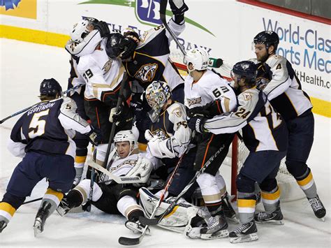 2011 NHL playoffs - opening rounds - Photo 2 - Pictures - CBS News