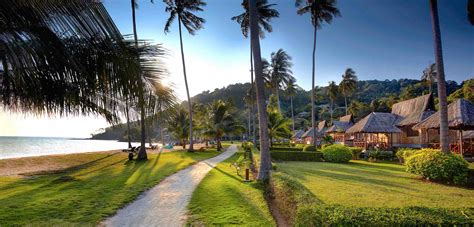 Phi Phi Island Village Beach Resort - Your Dose Of Robinson Crusoe-type Vacation