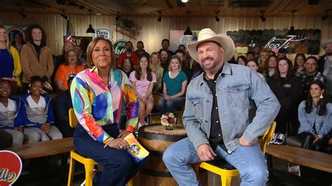 Garth Brooks dishes on grand opening of new bar in Nashville - Good Morning America