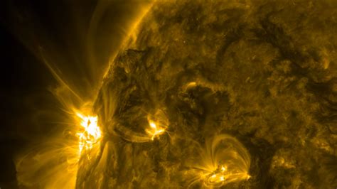 NASA captures one of the most intense solar flares on camera over Cinco ...